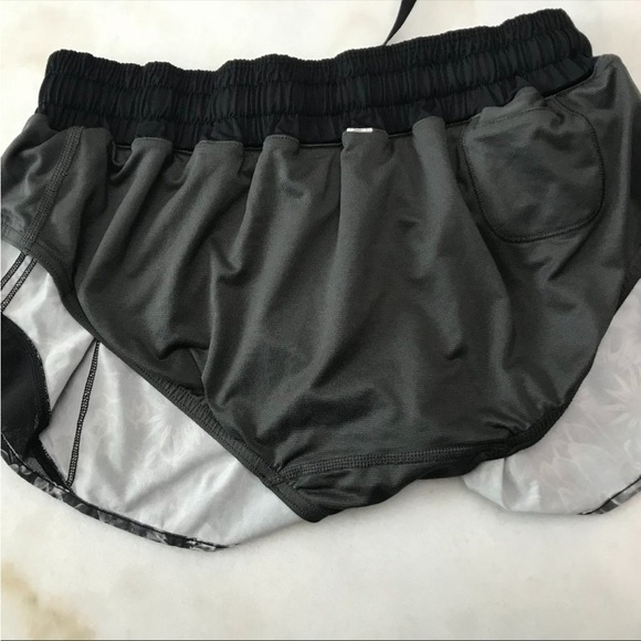 Lululemon Original Hotty Hot Short- Black Angel Wing - Picture 9 of 14